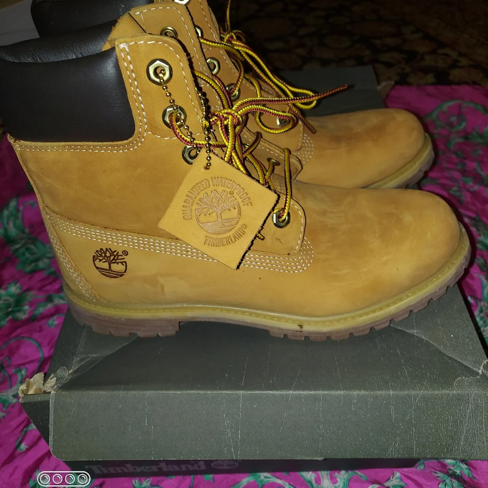Timberland Tan Leather Boots - Picture 1 of 4